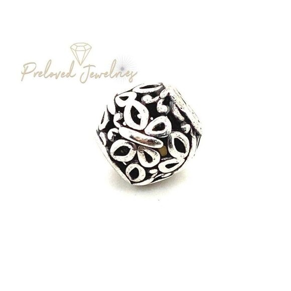 Pandora Butterfly Circle Charm - Picture 1 of 3
